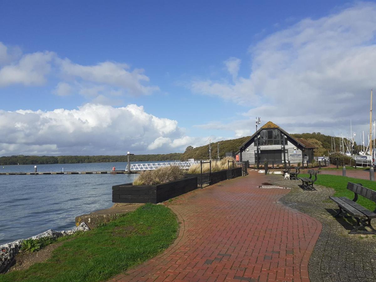شقة شيشستر  في Rookery View West Wittering المظهر الخارجي الصورة
